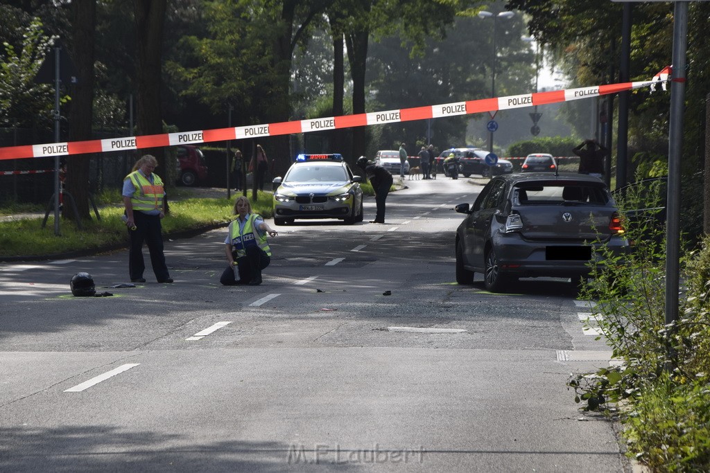 Schwerer Krad PKW Unfall Koeln Muelheim Am Springborn Cottbuserstr P077.JPG - Miklos Laubert